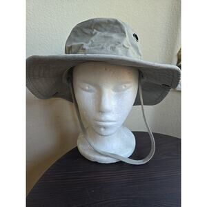 The Tilley Hat Le Chapeau Cap Fishing Outdoor Size 7-1/2 Grey